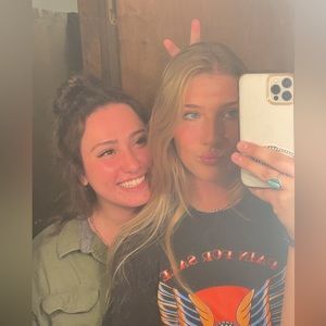 Meet your Posher, Alisa